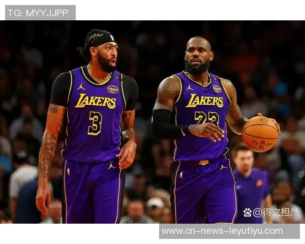 小卡与老詹的快船湖人一年前的荣耀与如今的困境形成鲜明对比